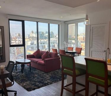 Downtown Los Angeles Apartamento | Melrose Luxe Retreat near The Grove