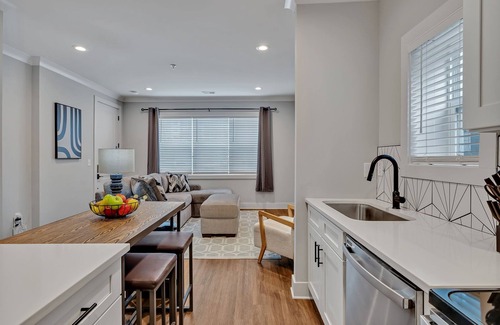 Melrose Cabaña | Melrose Mezzo - 5 Mins to Broadway - Rooftop