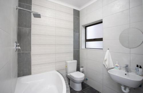 Boggoms Bay Casa | Meraki - Greek style beach house in Boggoms Bay