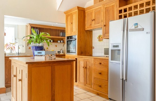 Beer Casa | Mere Haven - Three Bedroom House, Sleeps 6