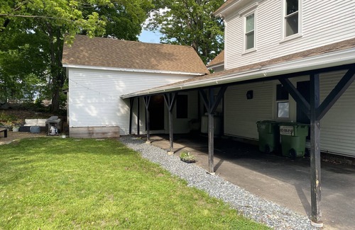 Meredith Casa | Meredith Charmer-walk to lake, town, shops, & boat launch