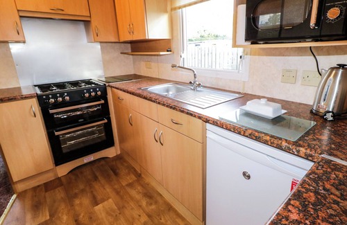 Limavady Cabaña | MERIC STONE HOLIDAY LETS CARAVAN 2, family friendly in Castlerock