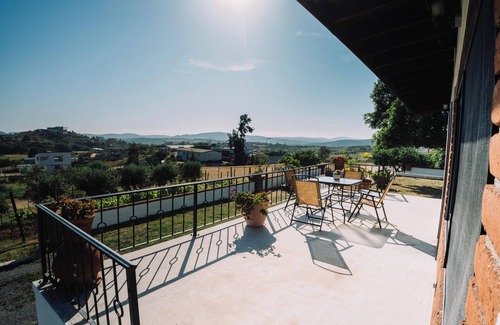 San Antonio de las Minas Cabina | Merlot Cabin With Panoramic Vineyard View in Quinta Sofia Valle de Guadalupe