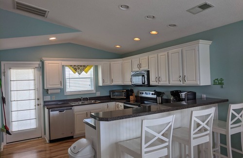 Holden Beach Casa | Hermosas vistas del canal, piscina privada, gran escapada familiar! ¡Wi-Fi gratis!