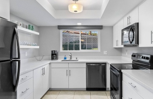 Sonora Sunrise Condominio | Mesquite CC Phase 4 End-Unit Condo, Lush Grounds, Private Patio, Multiple Pools