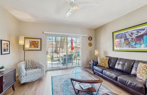 Palm Springs Apartamento | Mesquite Country Club Condo O64 - Permit # 4552 - 7 night minimum stay