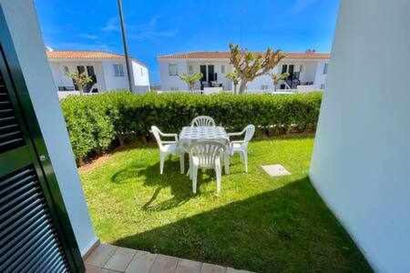 Arenal d'en Castell Apartamento | Mestral - Apto en planta baja con piscina