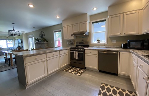 Fond du Lac Casa | Meticulous lake home on the shores of Lake Winnebago, WI, USA - super clean!
