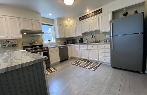 Fond du Lac Casa | Meticulous lake home on the shores of Lake Winnebago, WI, USA - super clean!