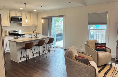 Mishawaka Casa | Meticulously well appointed home 20 minutes to Notre Dame!