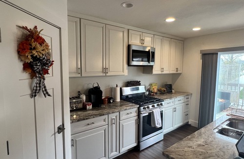 Mishawaka Casa | Meticulously well appointed home 20 minutes to Notre Dame!