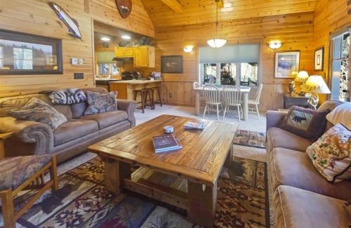 Camp Sherman Casa | Metolius Cabin 4