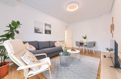 Bilbao Apartamento | Iturribide Hogar Moderno junto al Metro
