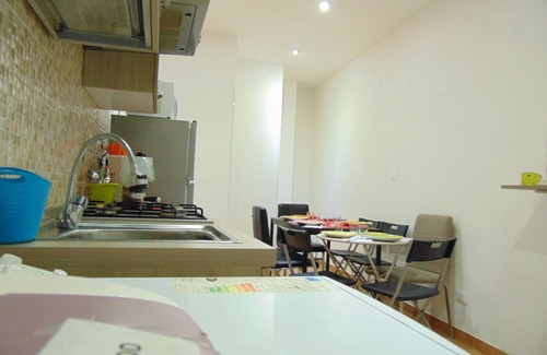 Tuscolano Apartamento | METRO FURIO CAMILLO APARTAMENTO SUPER ESPACIOSO-4 HABITACIONES PRIVADAS -4 BAÑO PRIVADO