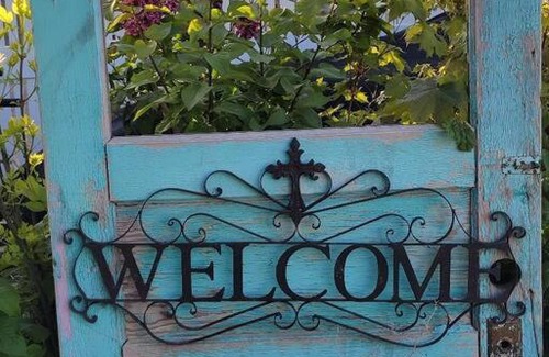 Rupert Casa | Mi Casa, Tu Casa