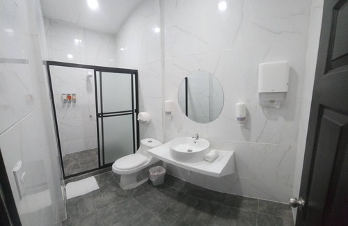 San Luis Talpa Hotel | Mi Tierra Aeropuerto Hotel y Restaurante