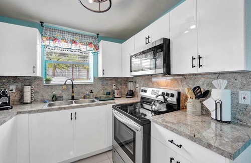 West Little River Apartamento | Miami Art Deco Style Unit With Hot Tub