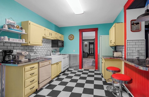 West Milton Casa | Miami Pearl: 3BR Themed Rooms-Game and Movie Room!