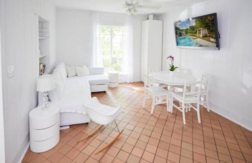 El Portal Casa | Miami Pool Cottage
