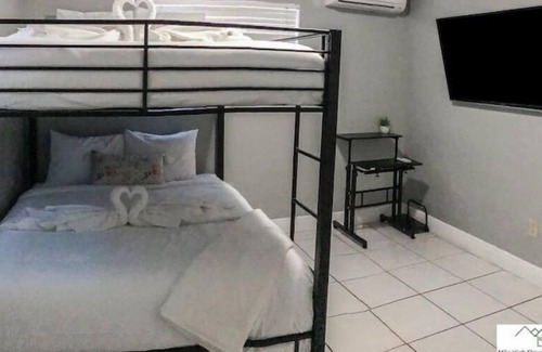 Tamiami Apartamento | Miami Private Family Home Apt 1