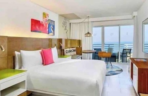 South Beach Complejo | Miami Royal Palm, South Beach, Hot Tub, Pool, Beach