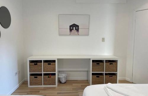 Miami Apartamento | Miami's Family Getaway Sleeps 10, Pool, Patio, Walk to North Burleigh Beach & Shops