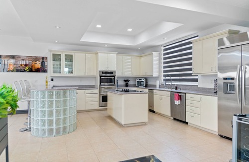 Ludlam Casa | Miami Villa: Pool, Hot Tub, Billiards, 5BR
