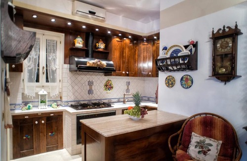 Torre Suda Villa | Michelle House, villa con piscina a pocos pasos del mar.