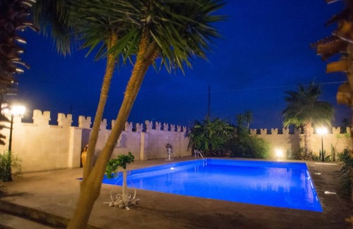 Torre Suda Villa | Michelle House, villa con piscina a pocos pasos del mar.