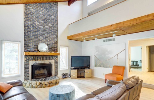 Michiana Casa | Michiana Home w/ Hot Tub & Lake Access!