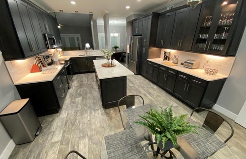 West Kissimmee Casa | Mickeys Pearl - Phenomenal 7BR with 4 Master Suites Privacy Pool & Hot Tub Gas BBQ - 2 miles to Disney