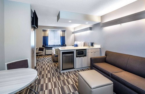Buford Highway Hotel | Microtel Inn & Suites by Wyndham Atlanta/Buckhead Area