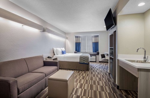 Buford Highway Hotel | Microtel Inn & Suites by Wyndham Atlanta/Buckhead Area