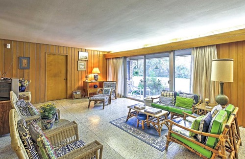 Brownsville Casa | Mid-Century Hideaway Spacious Brownsville Home!