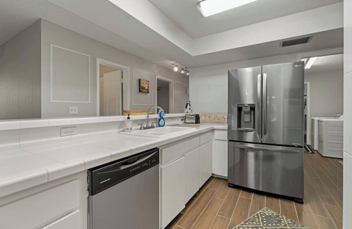 Lakeland Highlands Casa | Casa de estilo mid-century con piscina en el sur de Lakeland