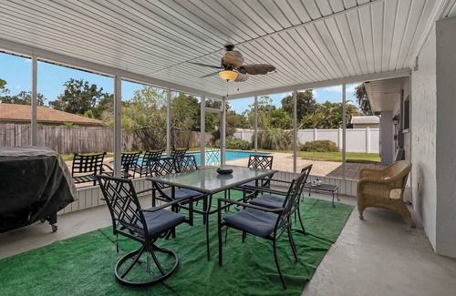 Lakeland Highlands Casa | Casa de estilo mid-century con piscina en el sur de Lakeland