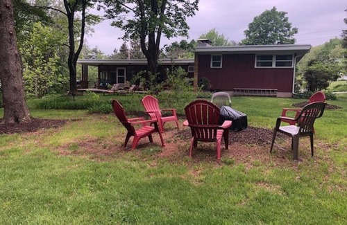 Livingston Manor Casa | Mid-Century Modern Catskill Retreat, Walk to town