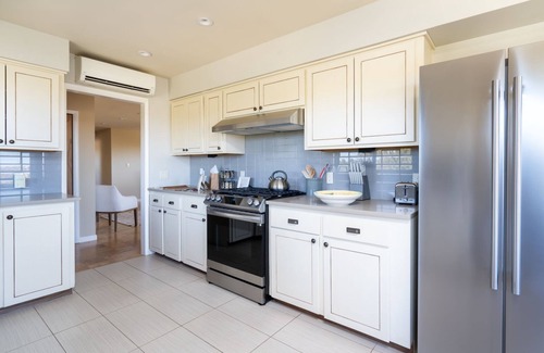 Northeast Santa Fe Casa | Mid-century Modern 3 min for plaza