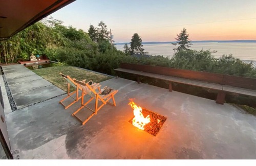 West Seattle Casa | Mid-Century Modern PNW Contemporary Chalet