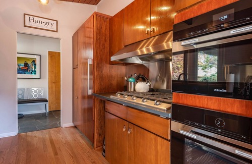 Bloomington Casa | Mid-century modern in signature Blmtn neighborhood