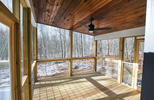 Narrowsburg Casa | Rancho moderno de mediados de siglo en Catskills cerca del río