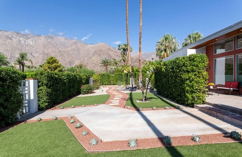 Old Las Palmas Casa | Mid-Century Modern Estate In Old Las Palmas! Private! Spectacular Mountain Views!