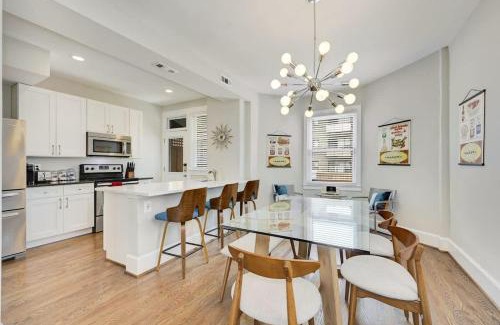 Park View Casa | Mid-Century Townhome Steps from Restaurants #DCottage