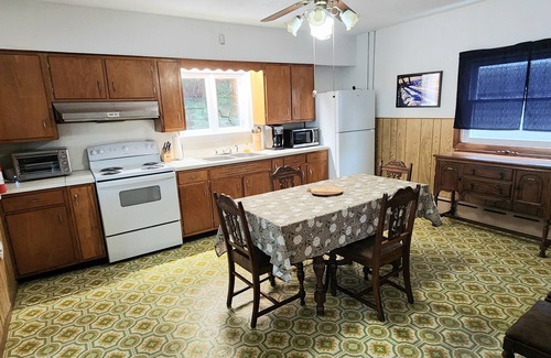 Johnstown Casa | Mid-term rental. Discount 50% for parties < 3. Minimum stay 30 days