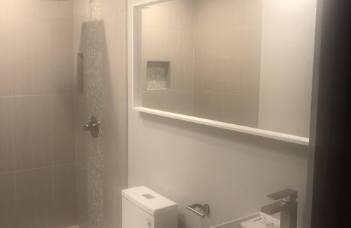 Lawrence Condominio | Mid term rental for business professions, close to hospitals.