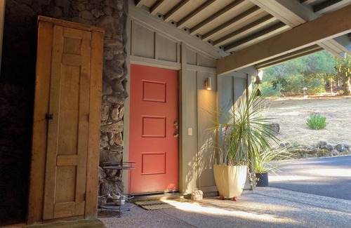 Santa Rosa Apartamento | MidCentury Mod 1-bedroom apartment in rural Santa Rosa with WiFi