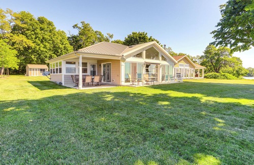 Put-in-Bay Cabaña | Middle Bass Island Cottage w/Grills & Fire Pit