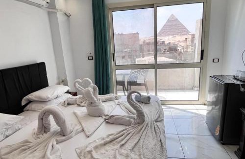 Giza Hotel | Middle East pyramid veiw &jacuzzi