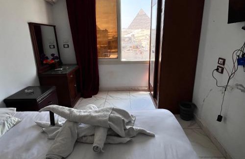 Shurtah al-Dakhlah Hotel | Middle East pyramids veiw