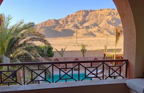 Luxor Casa | Middle Floor Suite at Malkata House: Desert Views & Pool
